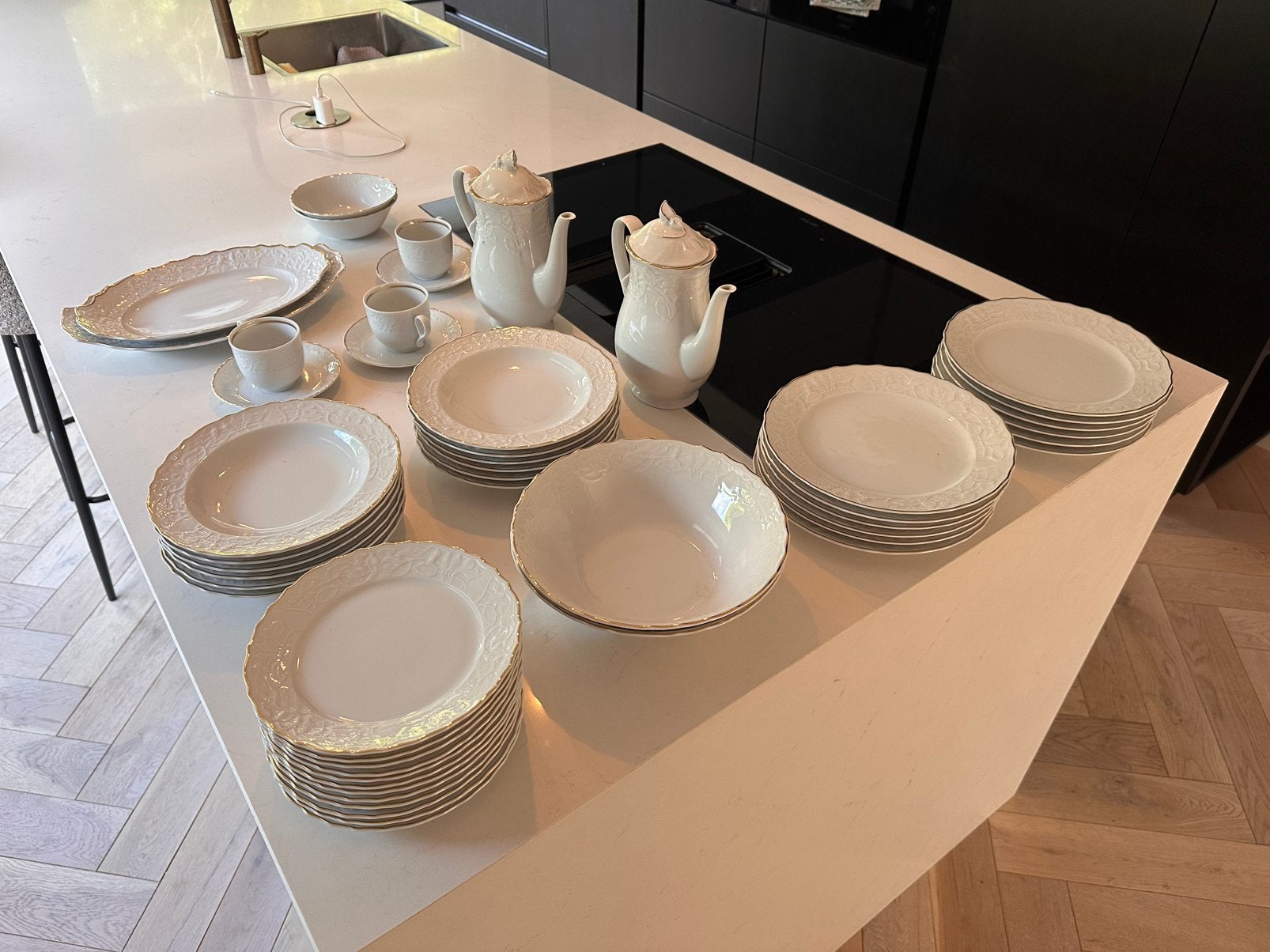 Aamgeboden: mooi servies, Ophalen of Verzenden