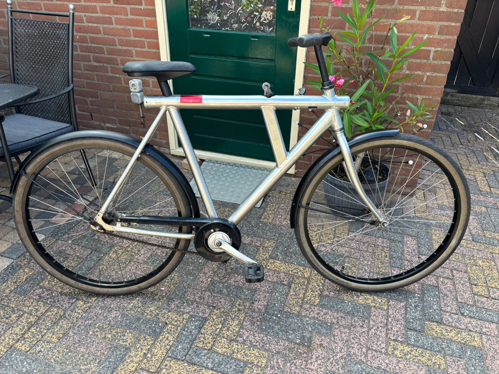 T.K een 28inch vanmoof met ingebouwde abus ketting slot, Fietsen en Brommers, Fietsen | Heren | Herenfietsen, 57 tot 61 cm, Ophalen