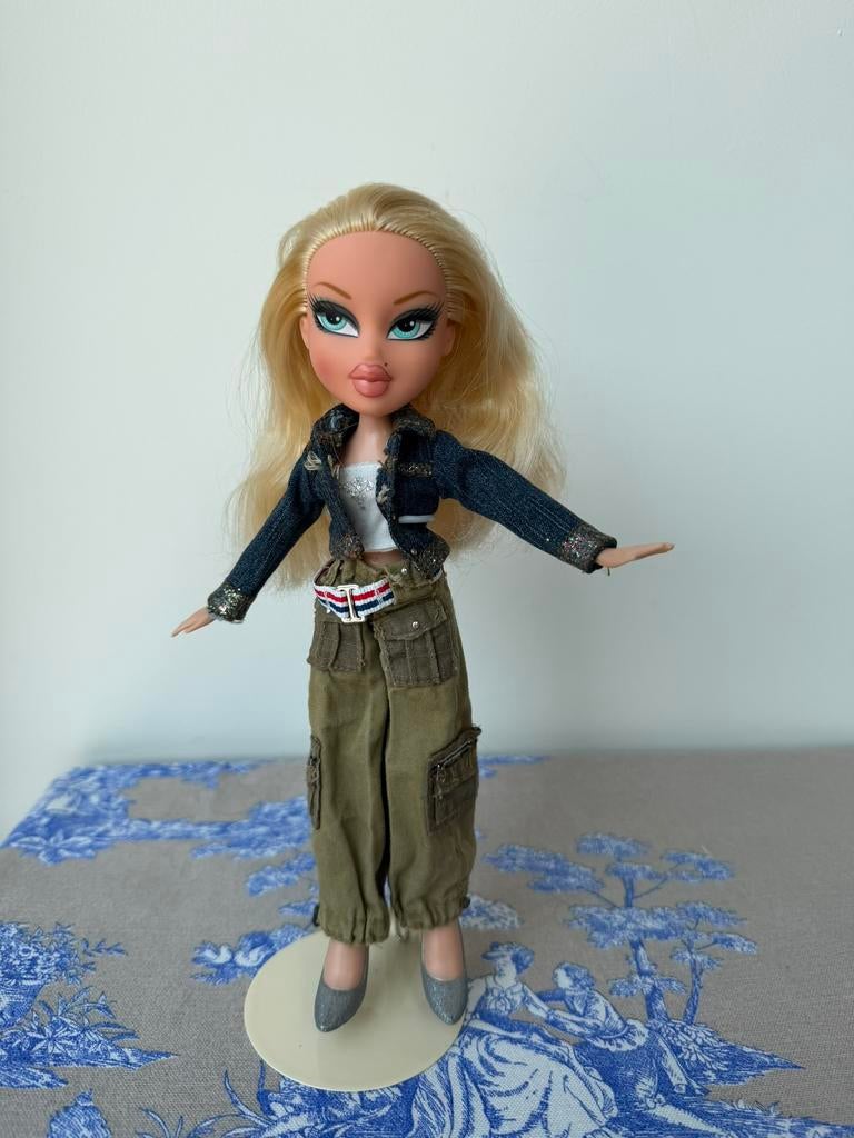 Bratz Cloe, 2001 MGA Entertainment, Verzamelen, Poppen, Ophalen of Verzenden, Zo goed als nieuw, Pop