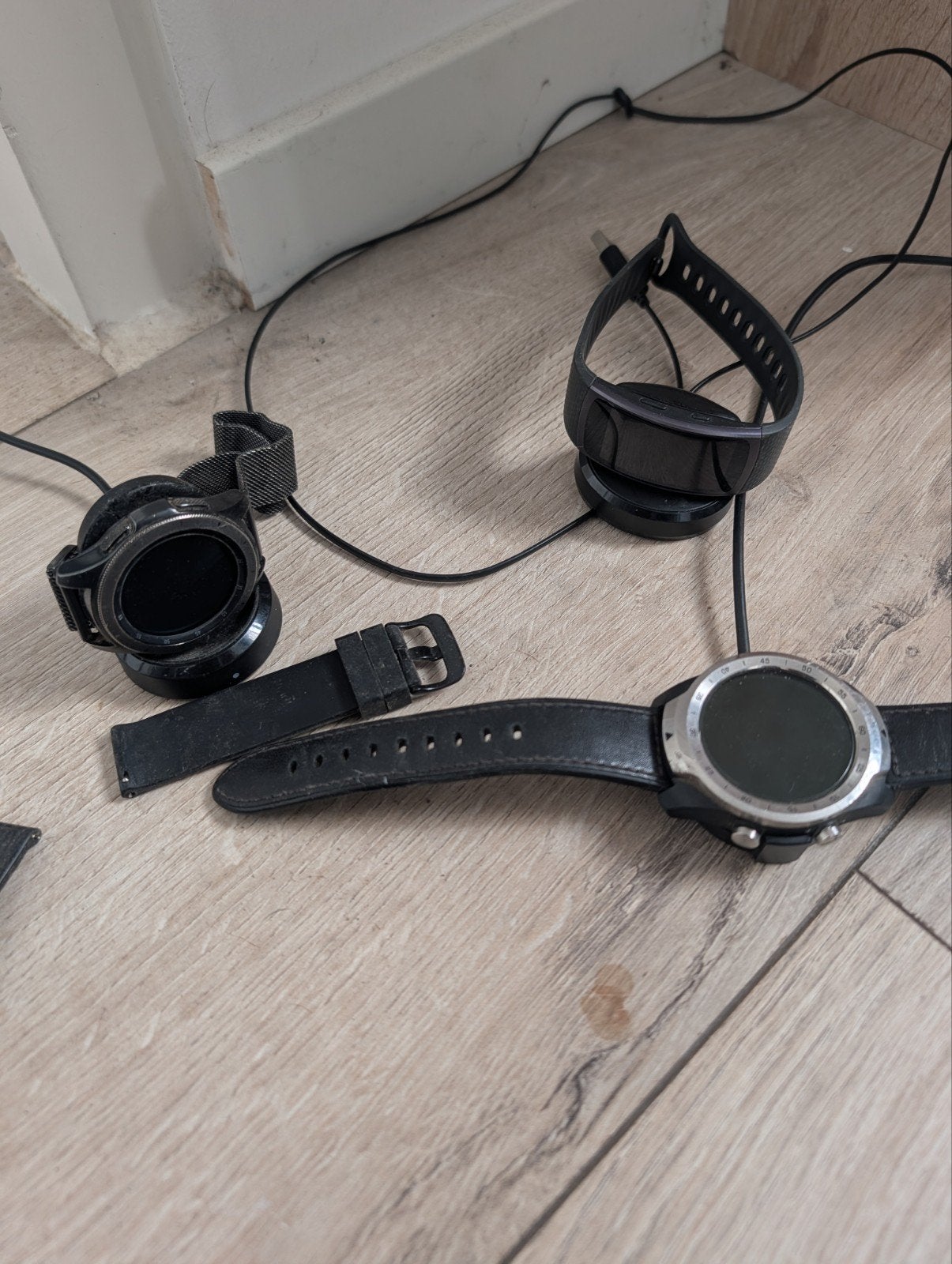 Smartwatches: Samsung Galaxy Watch, Gear Fit2 & TicWatch Pro, Ophalen, Gebruikt, Zwart, Samsung, Mobvoi