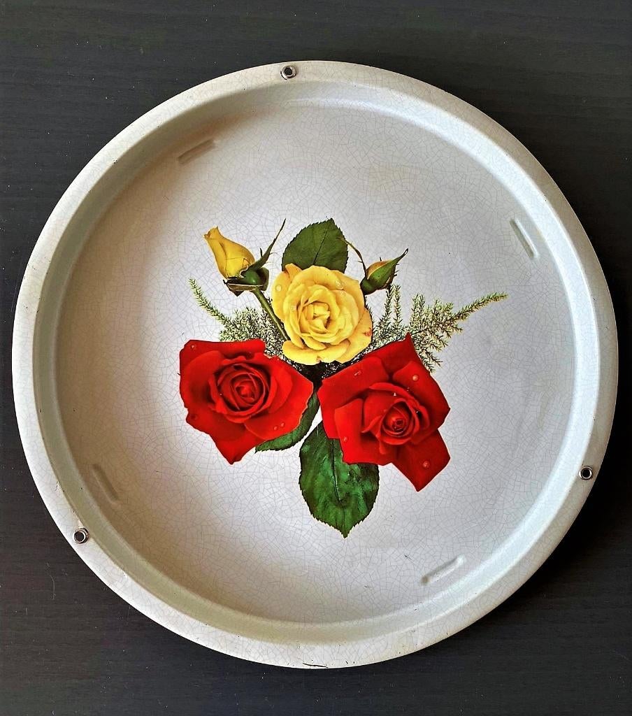 Vintage jaren '50/'60 hangend dienblad met rozen, Ophalen of Verzenden, Gebruikt, Rond, Metaal