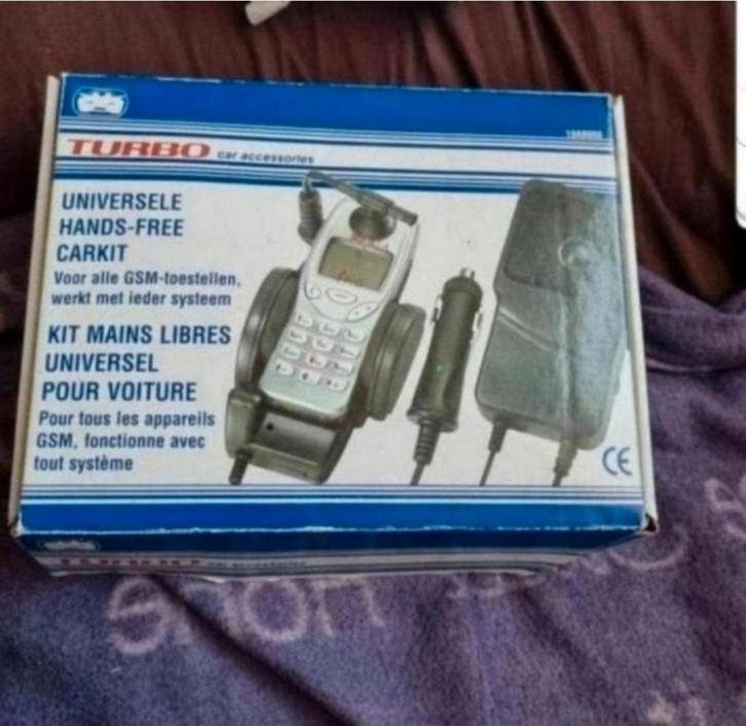 een universele turbo handsfree autoset bieden, Auto diversen, Ophalen of Verzenden, Gebruikt