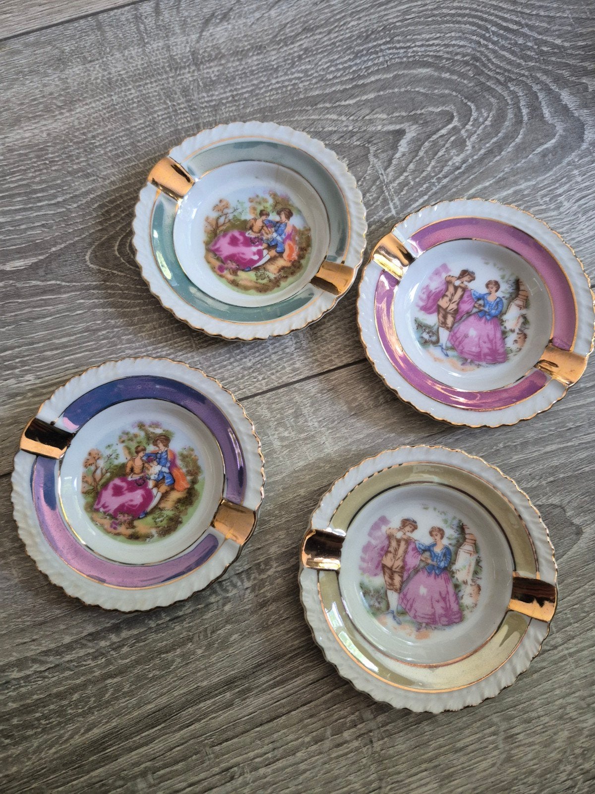 Set van 4 vintage mini asbakjes met romantische taferelen, Ophalen of Verzenden