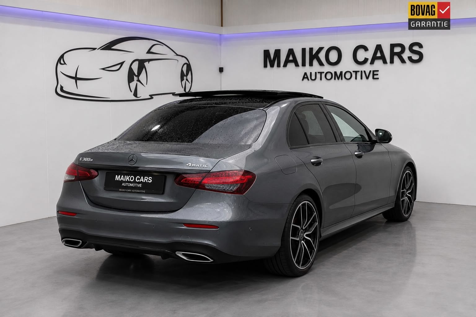 Mercedes-Benz E-klasse 300 e 4MATIC AMG LINE PANO 360 CAMERA, Auto's, Automaat, Gebruikt, Zwart, 4 cilinders