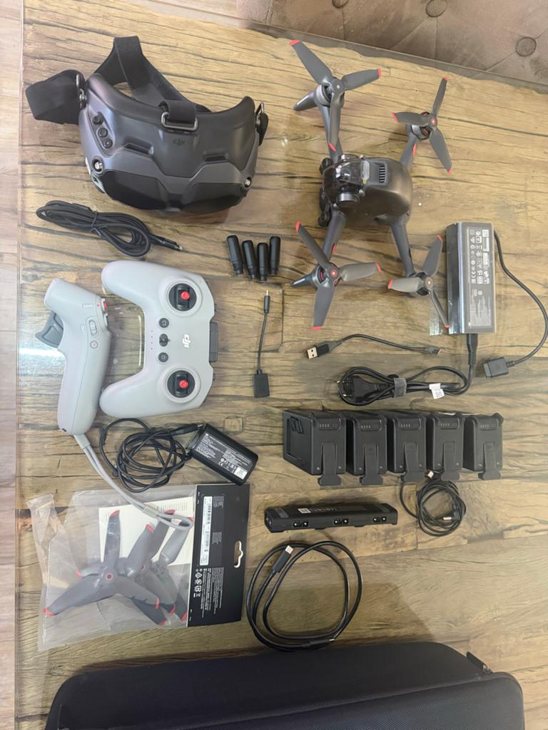 DJI FPV Drone Complete Set - Zo goed als nieuw, Extra accu('s), 5 tot 10 kilometer, DJI, Topkwaliteit