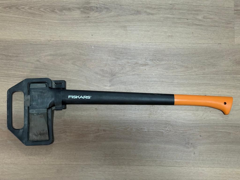 Fiskars kloofbijl, Ophalen of Verzenden, Zo goed als nieuw, Bijl, Fiskars