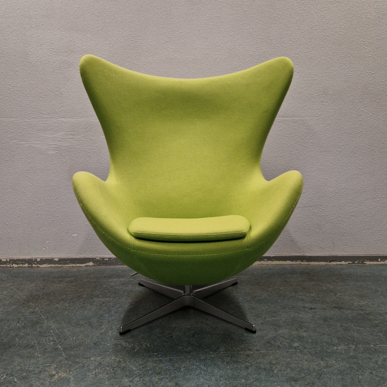 Lime Groene Egg Chair Jaren 90 met Kantelsysteem, Huis en Inrichting, Fauteuils, Gebruikt, Minder dan 75 cm, Onbekend, Ophalen of Verzenden