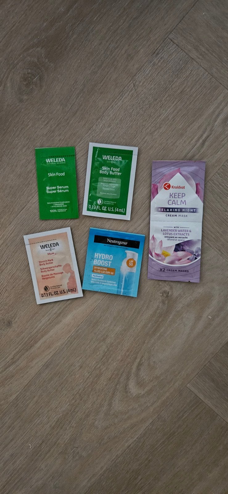 4 testers en 2 gezichtsmaskers, Ophalen of Verzenden, Nieuw, Overige typen