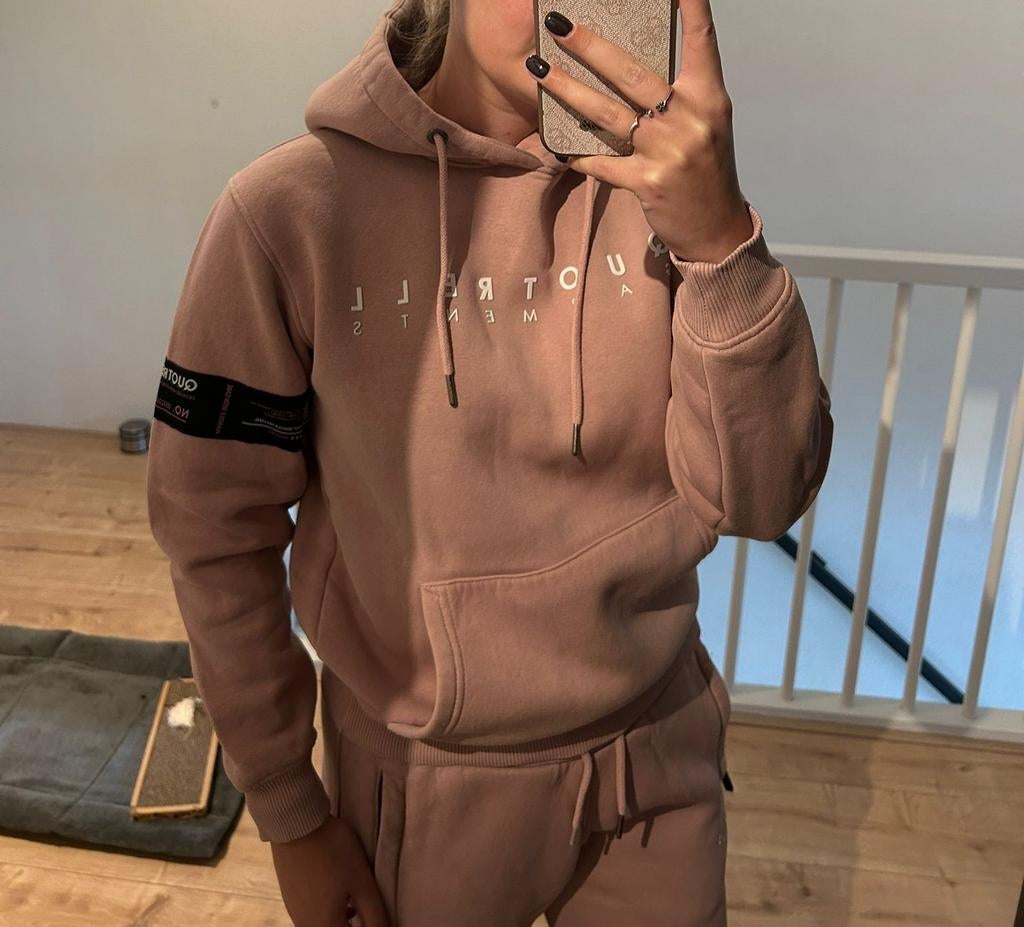 Roze Quotrell trainingspak - Hoodie & Joggingbroek XS, Ophalen of Verzenden, Zo goed als nieuw, Quotrell, Roze