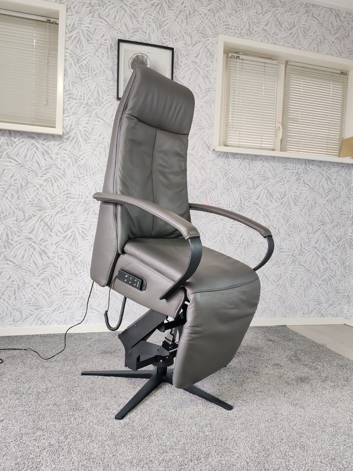 Prominent C100 leren sta op stoel relax fauteuil, Huis en Inrichting, Fauteuils, Prominent, 75 tot 100 cm, Ophalen of Verzenden