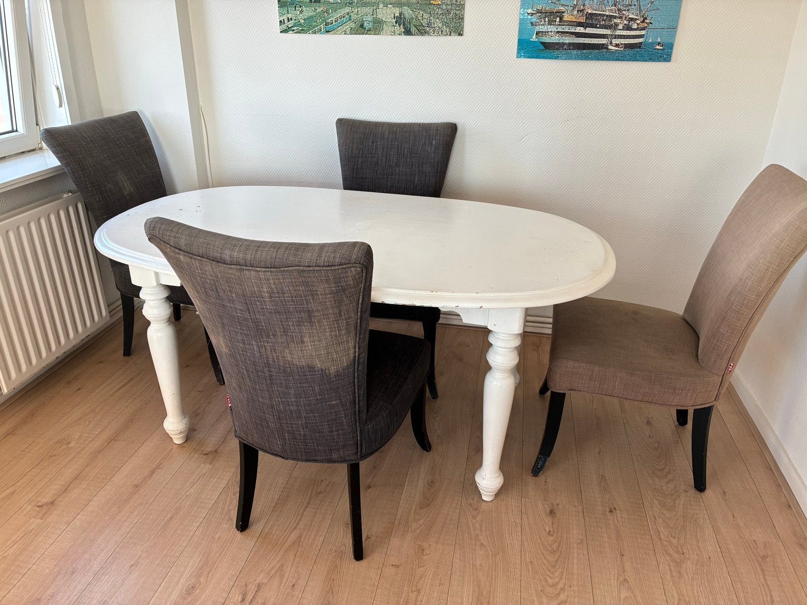 Witte houten eettafel met 5 stoelen, Huis en Inrichting, Ophalen, Gebruikt, 50 tot 100 cm, Vijf personen of meer