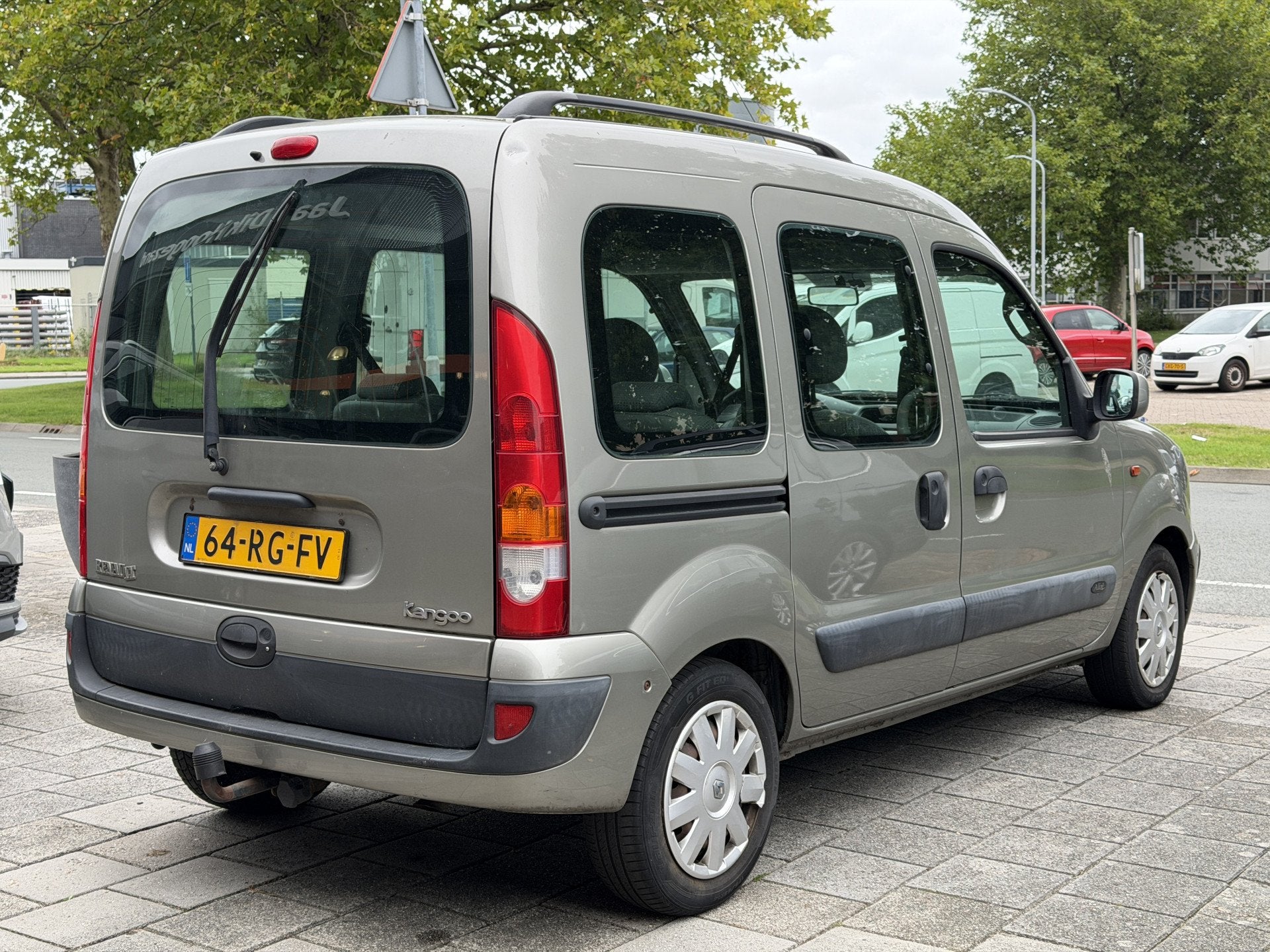 Renault Kangoo BWJ 2005 | 1.6-16V 98PK Privilège | TREKHAAK, Auto's, Stof, Gebruikt, 4 cilinders, 49 €/maand