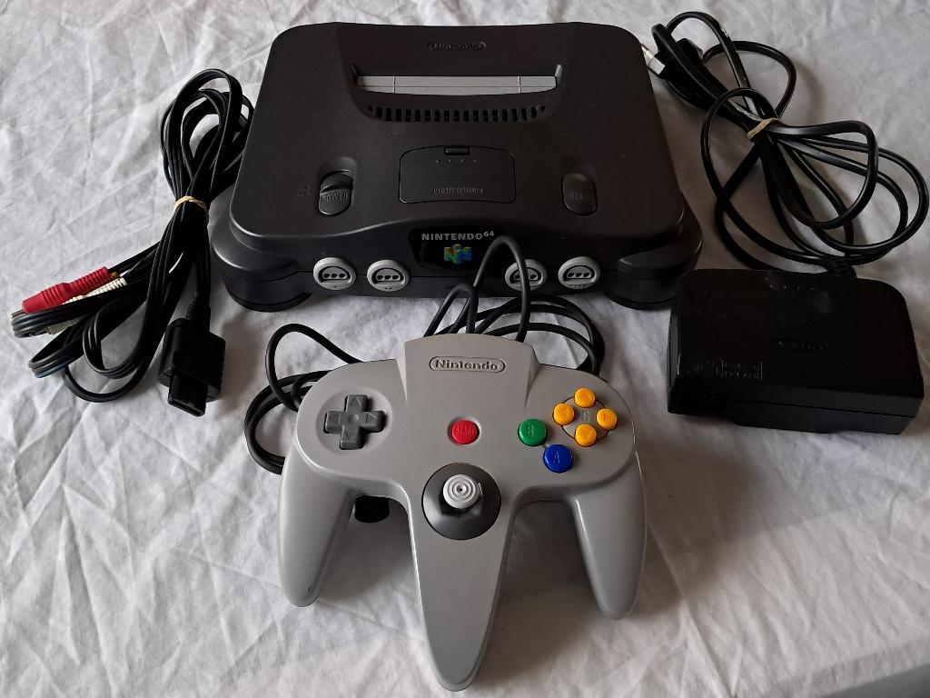 Nintendo 64 Console + Controller / Gamepad & Accessoires, Spelcomputers en Games, Spelcomputers | Nintendo 64, Verzenden, Gebruikt