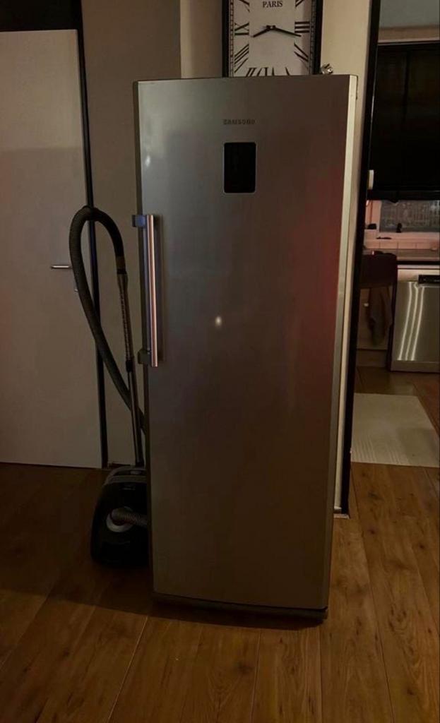 Samsung koelkast met veel koelruimte, Witgoed en Apparatuur, Koelkasten en IJskasten, Ophalen, 200 liter of meer, 60 cm of meer