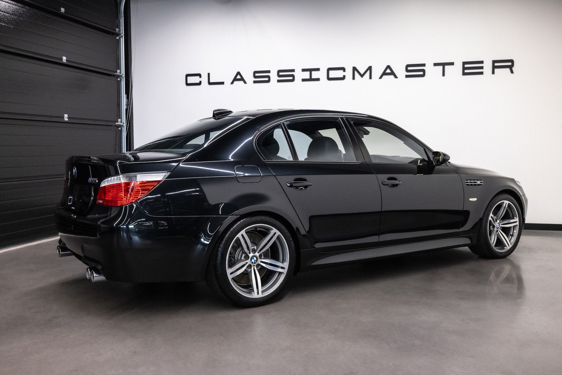 BMW 5 Serie M5 Btw auto, Fiscale waarde € 12.000,- (€ 37, Automaat, Achterwielaandrijving, Gebruikt, Zwart