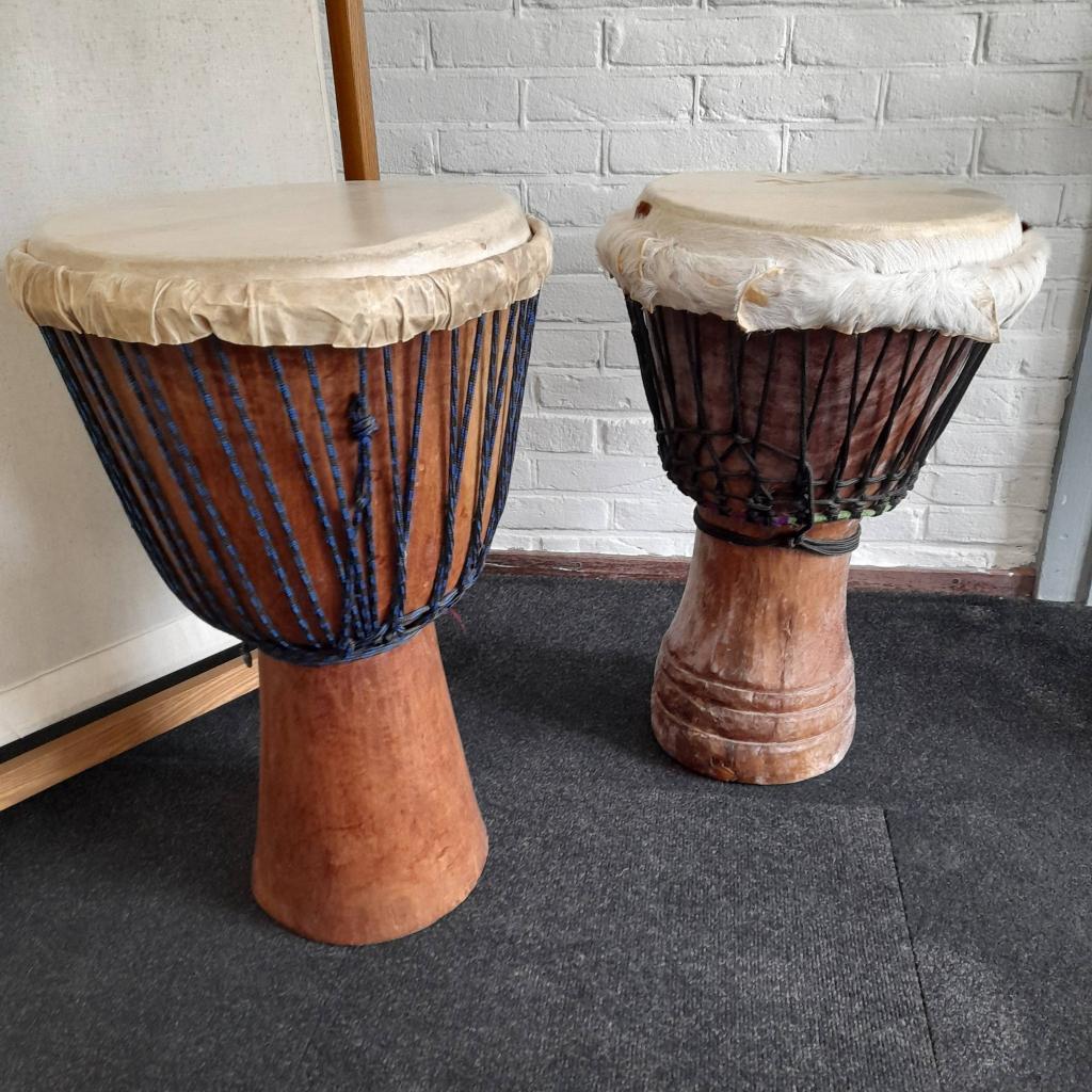 2 djembé's, professioneel, Muziek en Instrumenten, Percussie, Ophalen, Gebruikt, Trommel