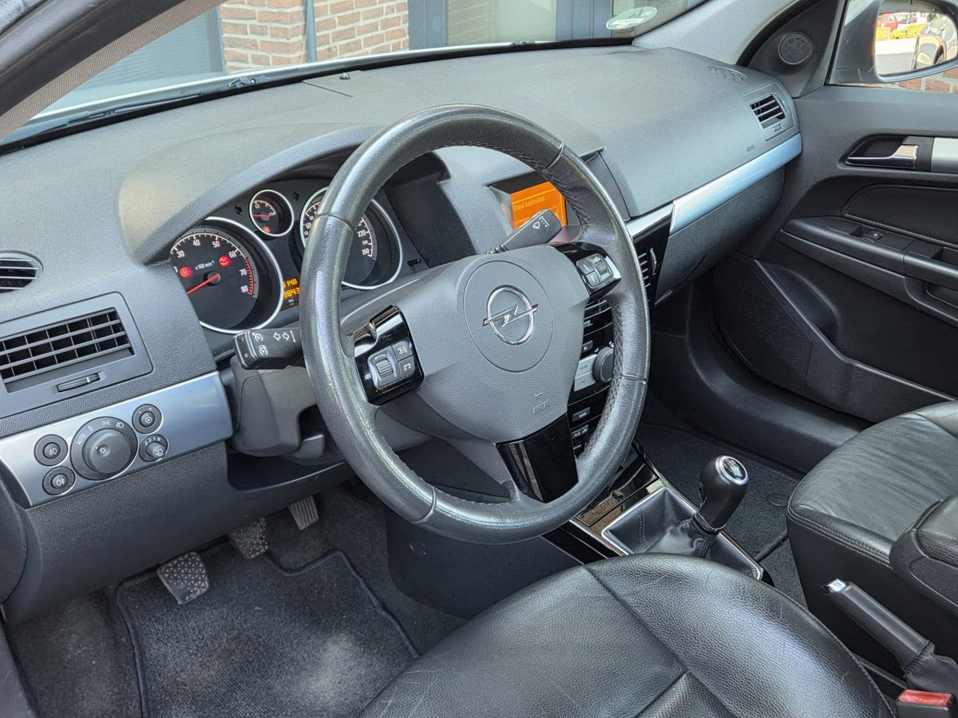 Opel Astra 1.6 Cosmo | Cruise | Clima | Leer | LM Velgen |, Auto's, Voorwielaandrijving, 15 km/l, Gebruikt, 4 cilinders
