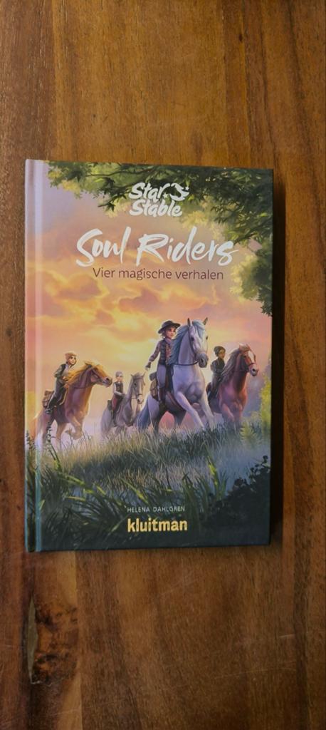 Star Stable Soul Riders: Vier magische verhalen, Ophalen of Verzenden, Zo goed als nieuw, Helena Dahlgren, Fictie algemeen