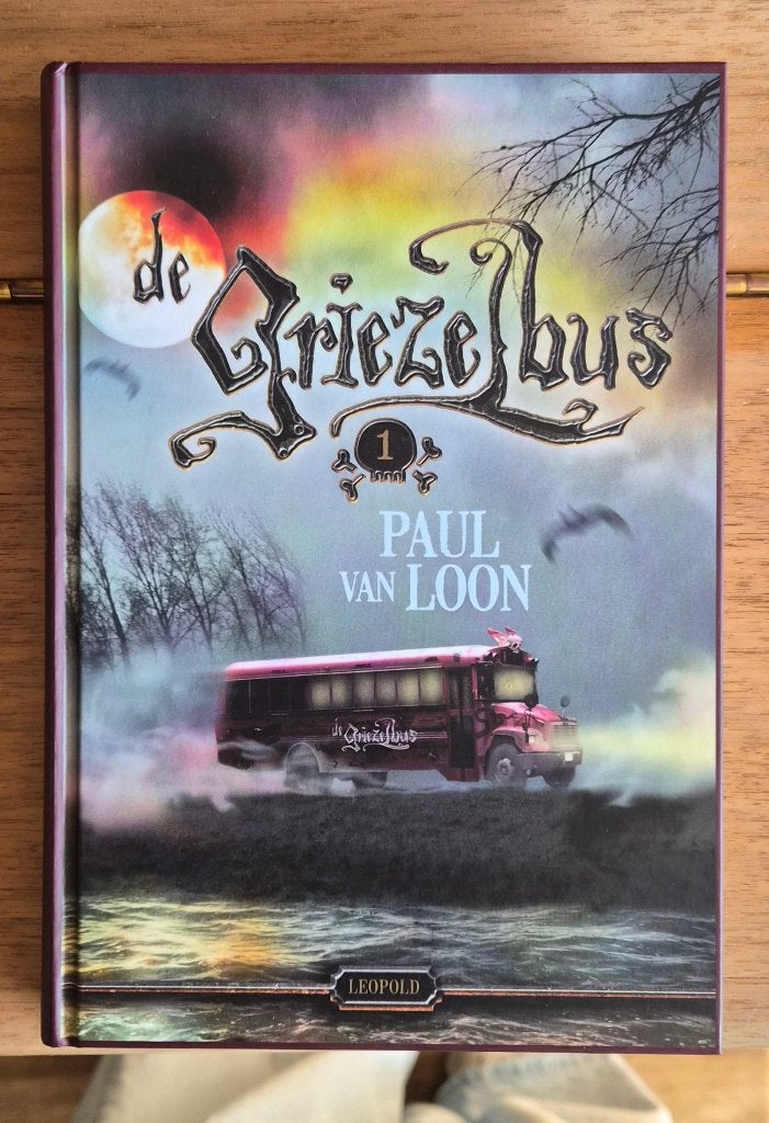 Griezelbus deel 1 NIEUW, Boeken, Paul van Loon, Ophalen of Verzenden, Zo goed als nieuw, Fictie