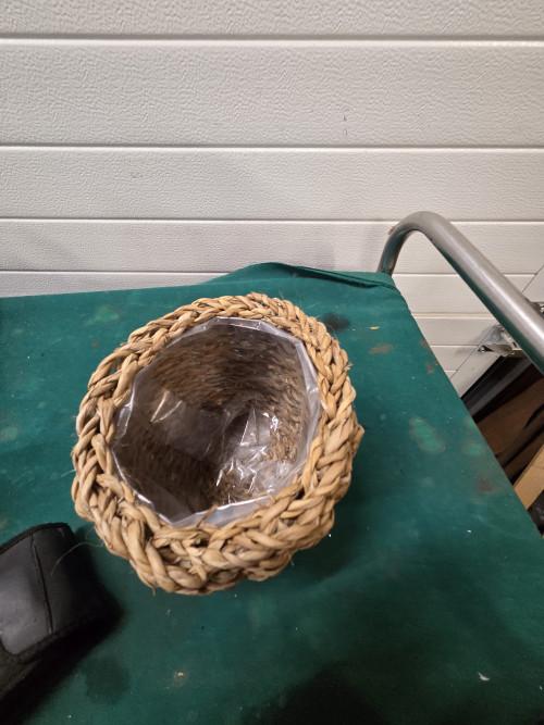 bloempot gevlochten, Ophalen of Verzenden, 'T Olde Gre-j, Info@toldegrej.nl, Endepoelstraat 20f Didam