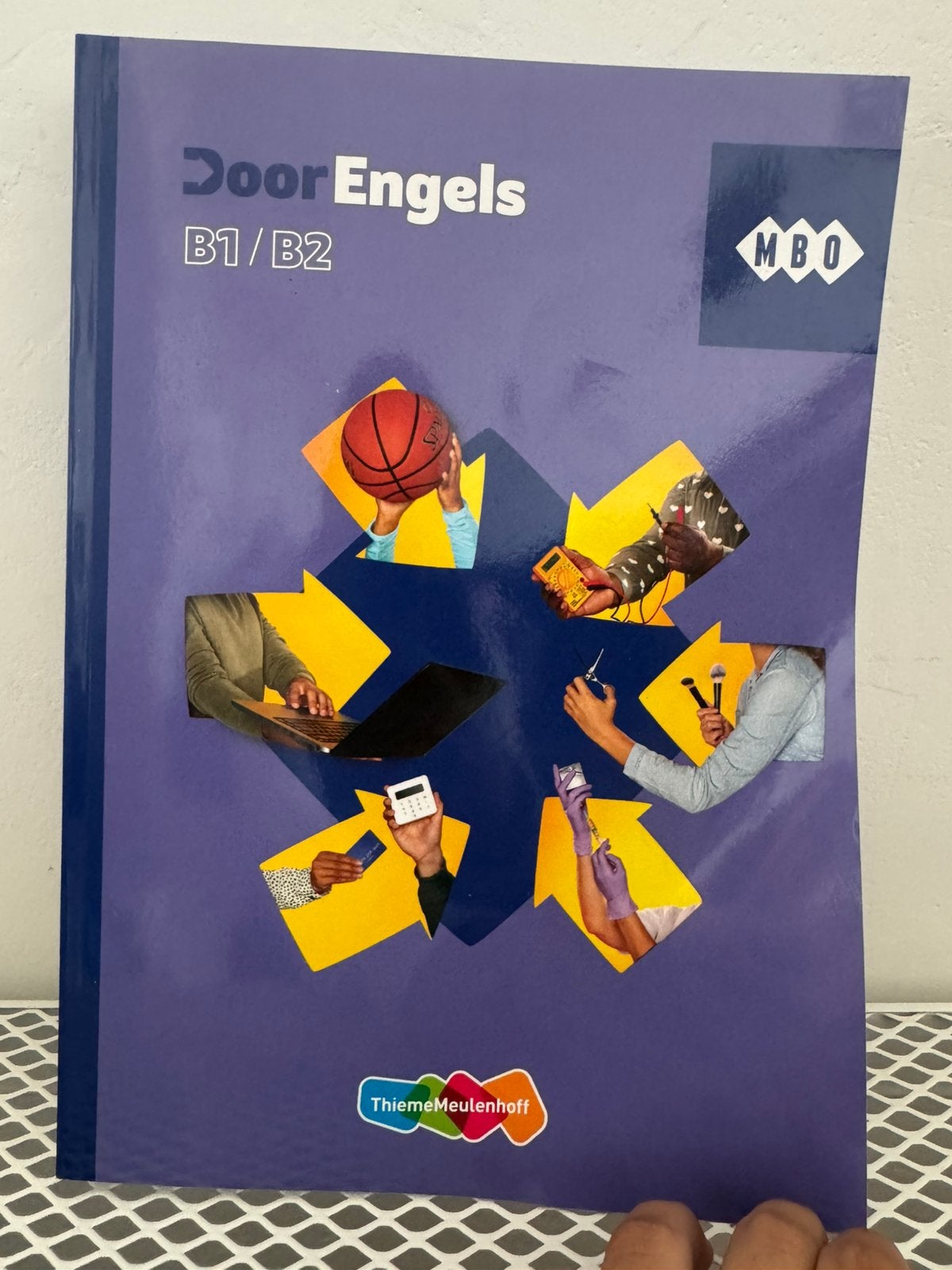 Studieboek Door Engels B1 / B2 - MBO, Boeken, Ophalen of Verzenden, Zo goed als nieuw, Overige niveaus, Engels