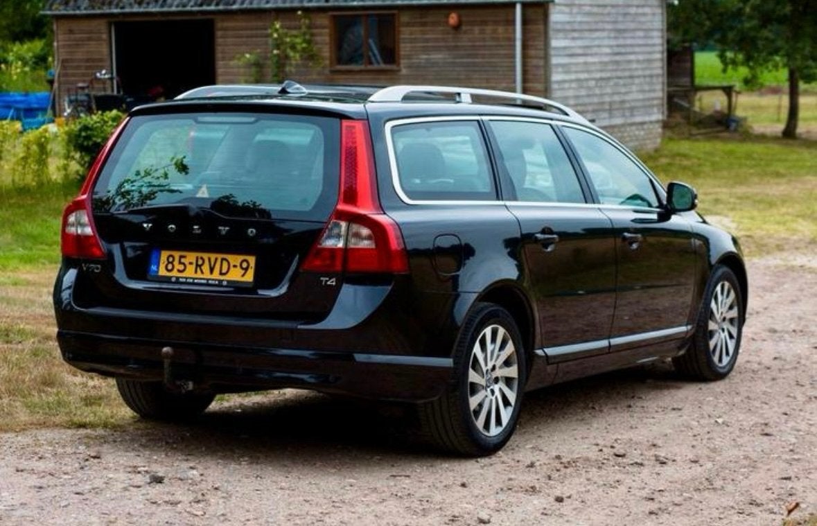 Volvo V70 T4 132KW Aut. 2011 Zwart, 1596 cc, 4 cilinders, 179 pk, Zwart