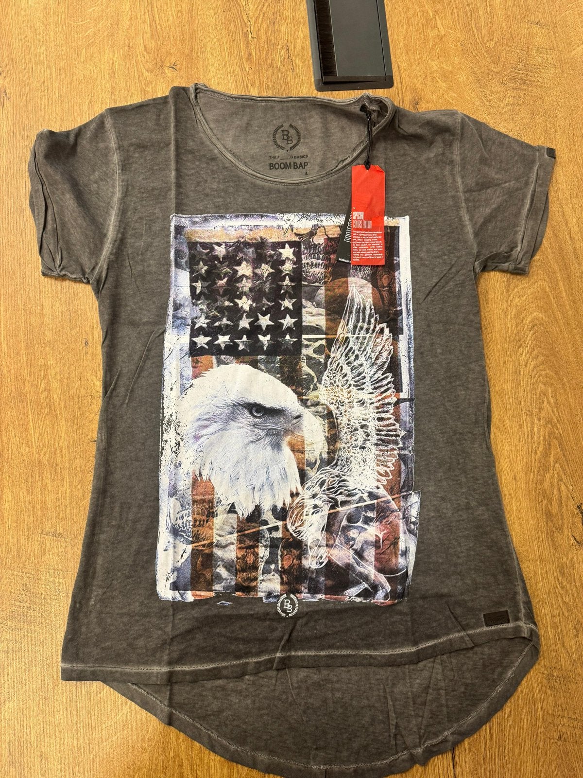 Boom Bap T-shirt met Amerikaanse vlag en adelaar print, Maat 38/40 (M), Nieuw, Ophalen of Verzenden, Korte mouw