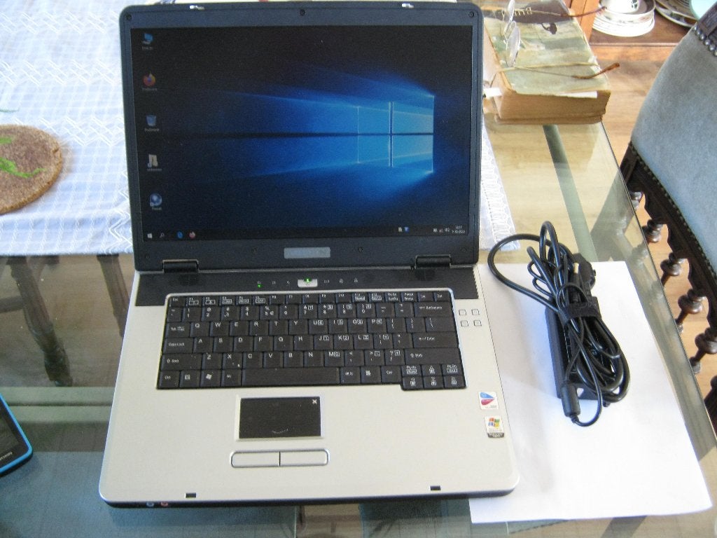 laptop Medion WIM 2090 met XP, Vista en Windows 10, Gebruikt, HDD, Minder dan 4 GB, Minder dan 2 Ghz