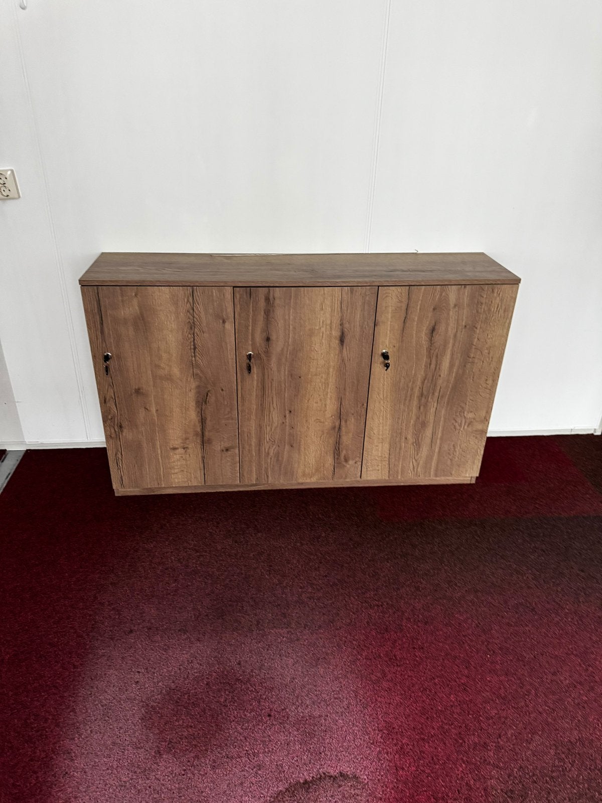 Foto 6 van Zeer mooie houten bureaus in nieuwstaat 75€