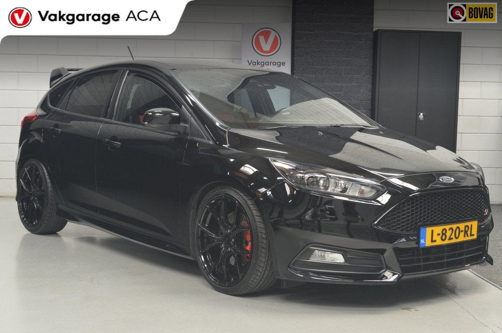 Ford Focus 2.0 ST // 250 PK // 122.000 km // CLIMA // NAVI /, Auto's, Gebruikt, Euro 6, 4 cilinders, Zwart