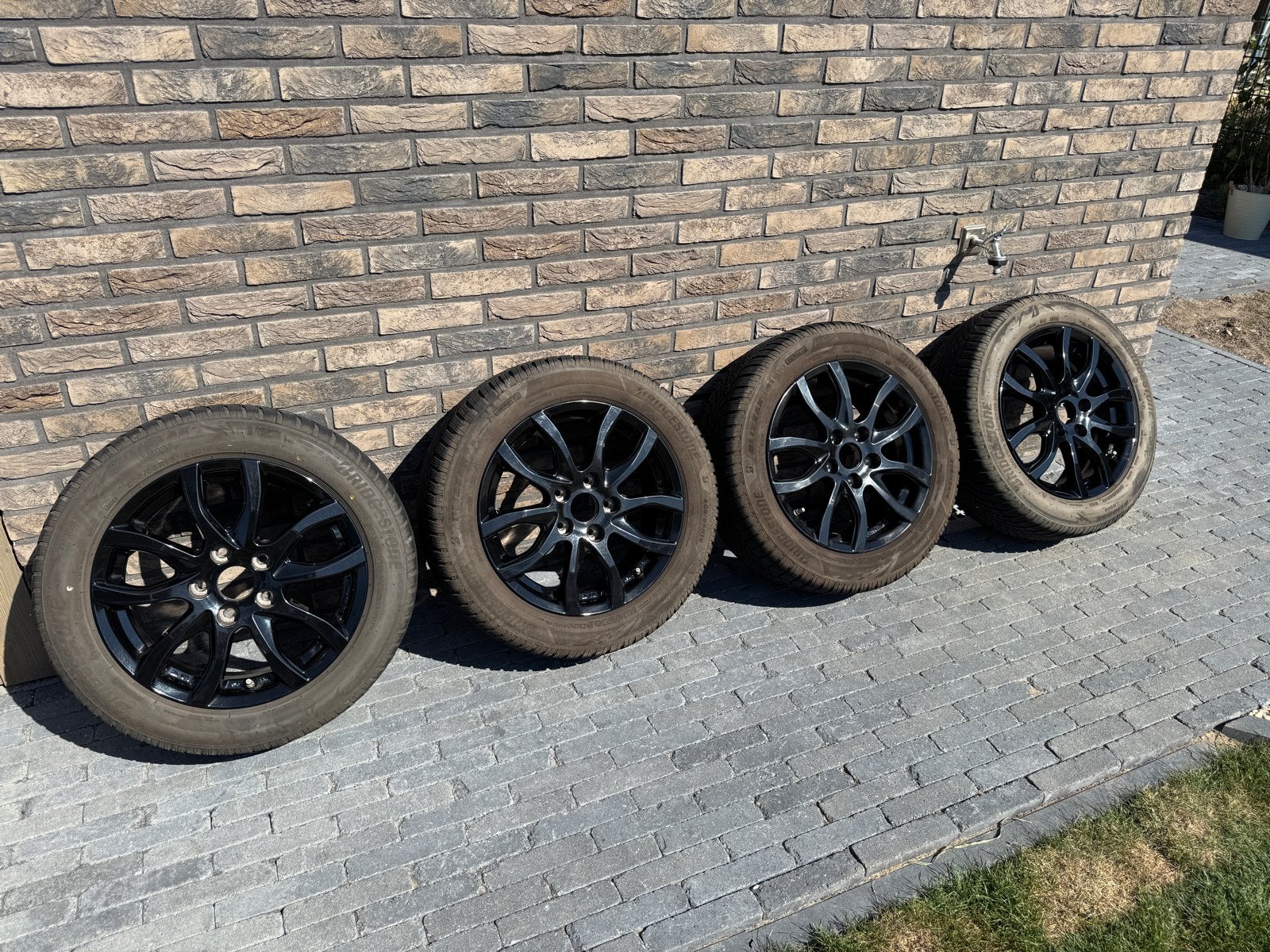 Winterbanden mét zwarte lichtmetalen velgen KIA Ceed, Ophalen, Gebruikt, 16 inch, Banden en Velgen