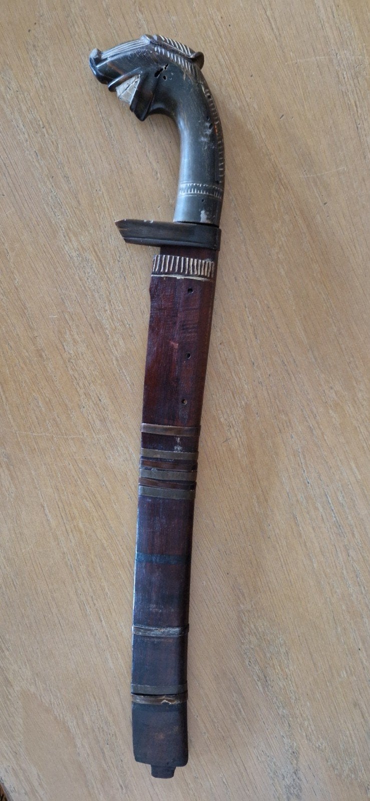 Indonesische Golok, Antiek en Kunst, Kunst | Niet-Westerse kunst, Bruin, Handgemaakt, Ophalen of Verzenden, Indonesië