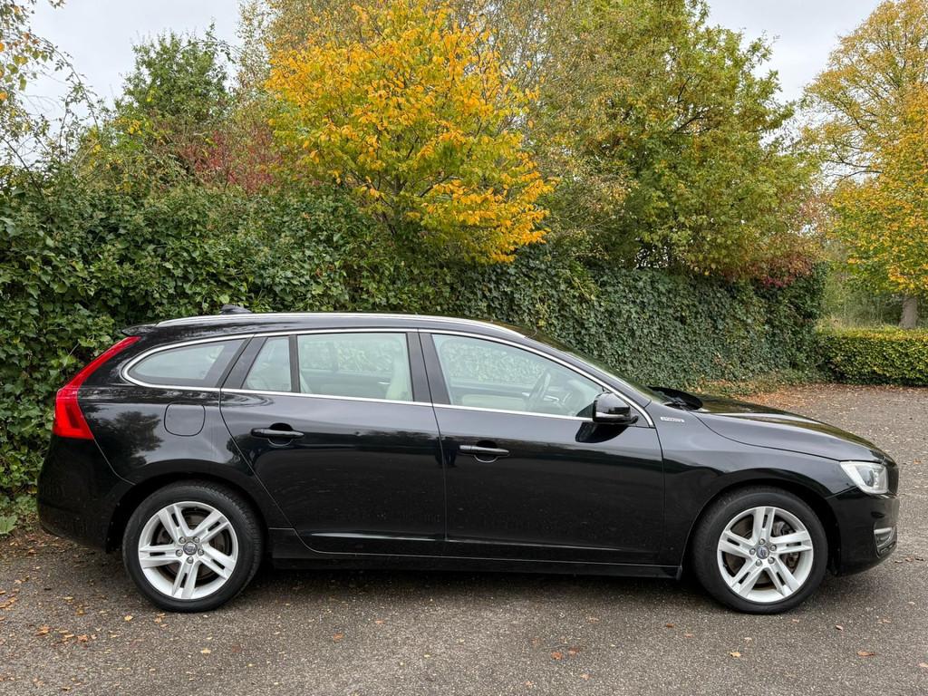 Volvo V60 2.4 D6 AWD Plug-In Hybrid Summum 2013 NIEUWE APK, Auto's, Automaat, Zwart, Vierwielaandrijving, Automatische klimaatregeling