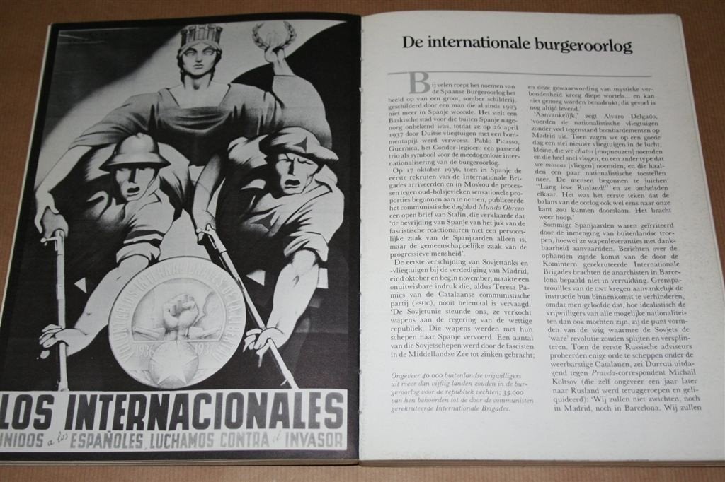 De Spaanse Burgeroorlog – Het boek bij de tv-serie [1986], Ophalen of Verzenden, Gelezen, Tv-serie