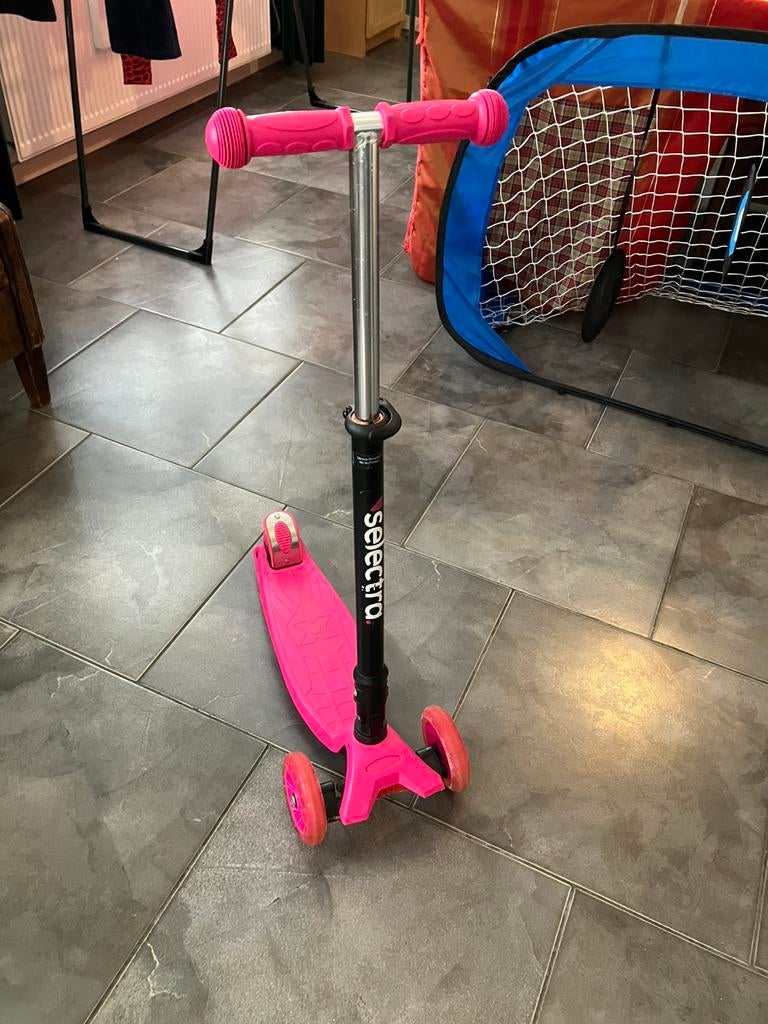 Selectra 3/4 wiel step roze 3-9 jaar lichtgevende wielen, Ophalen, Gebruikt, Gewone step