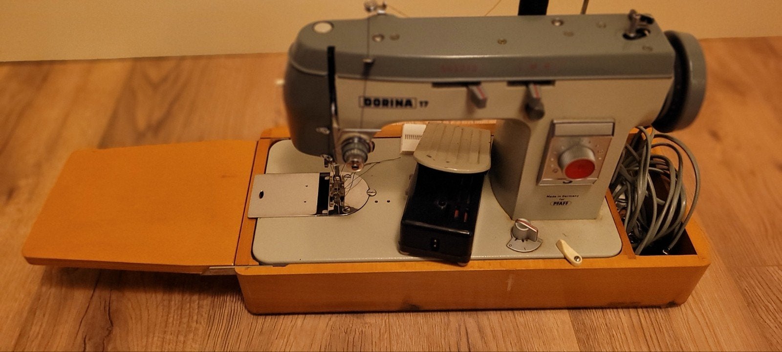 Naaimachine Pfaff Dorina 17, Ophalen, Gebruikt, Naaimachine, Pfaff