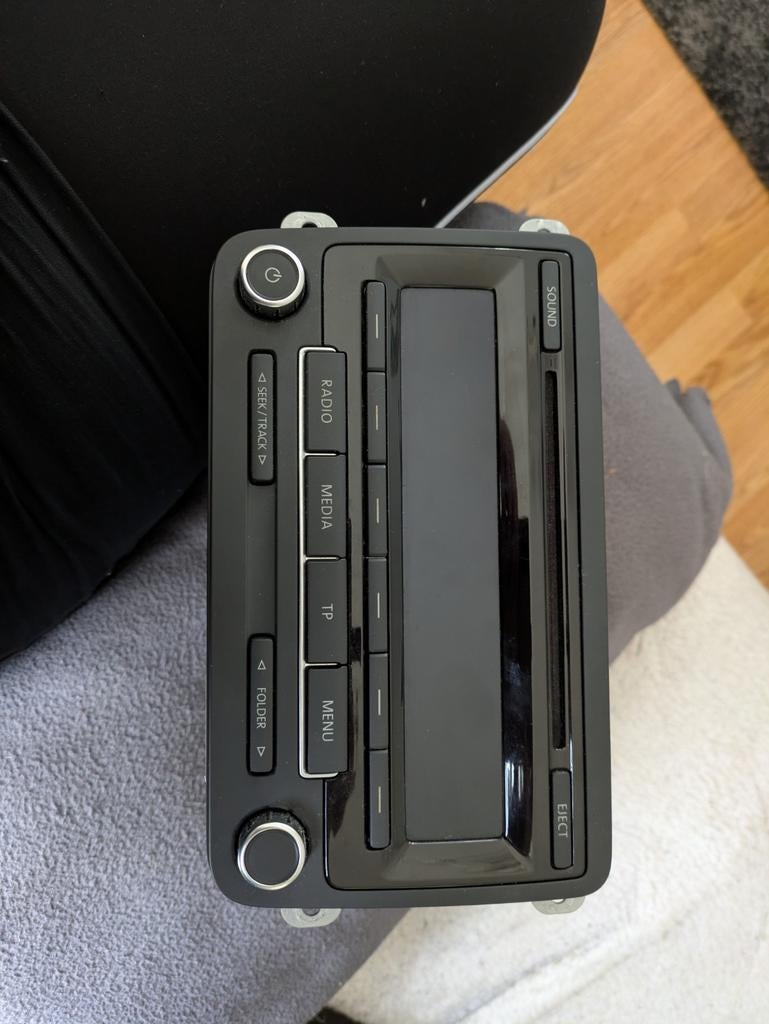 Vw autoradio, Ophalen