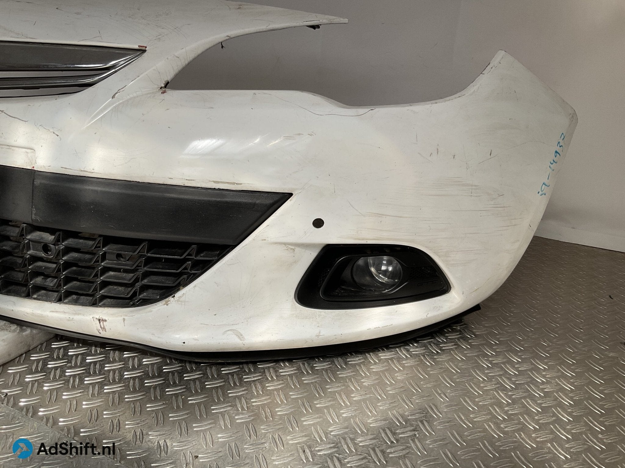 Bumper Opel Astra J 4 2007-2011 13264551 Voorbumper i9-14937, Bumper