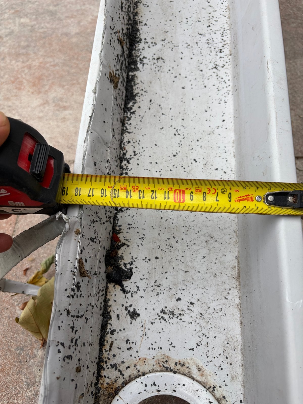 Gebruikte dakgoot met afvoer - 6,40 meter, Gebruikt, Pvc, 80 mm of meer, Dakgoot