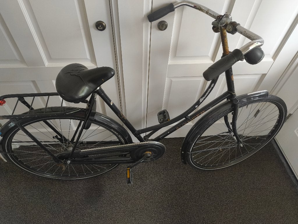 Zwarte stations/opknap fiets, Fietsen en Brommers, Fietsen | Dames | Damesfietsen, Ophalen, Gebruikt, Terugtraprem, Overige merken