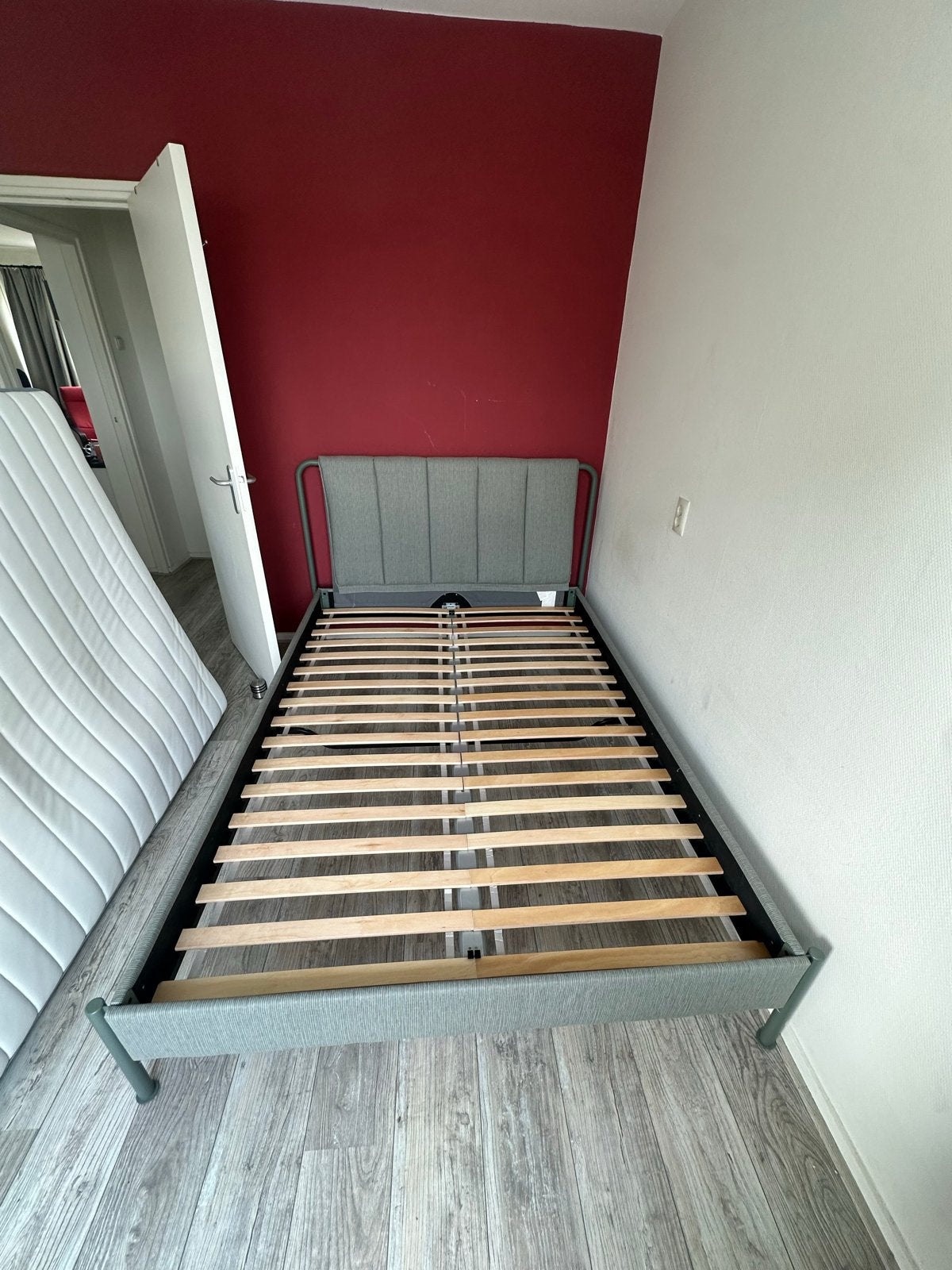 IKEA Tällåsen bedframe met Luröy lattenbodem 140x200cm, Ophalen, Gebruikt, Tweepersoons, 140 cm