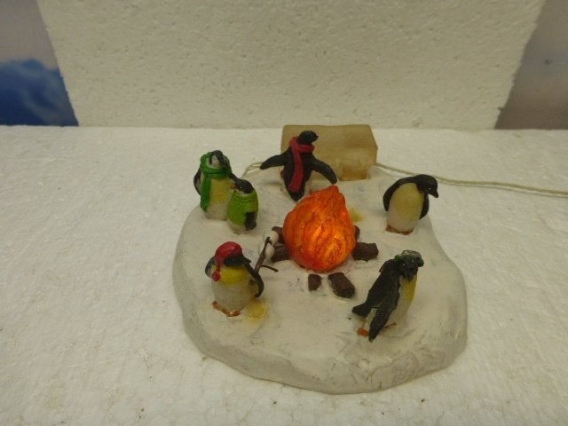 lemax penquin warmup kerstdorp santa's wonderland figurines, Diversen, Kerst, Ophalen of Verzenden, Zo goed als nieuw