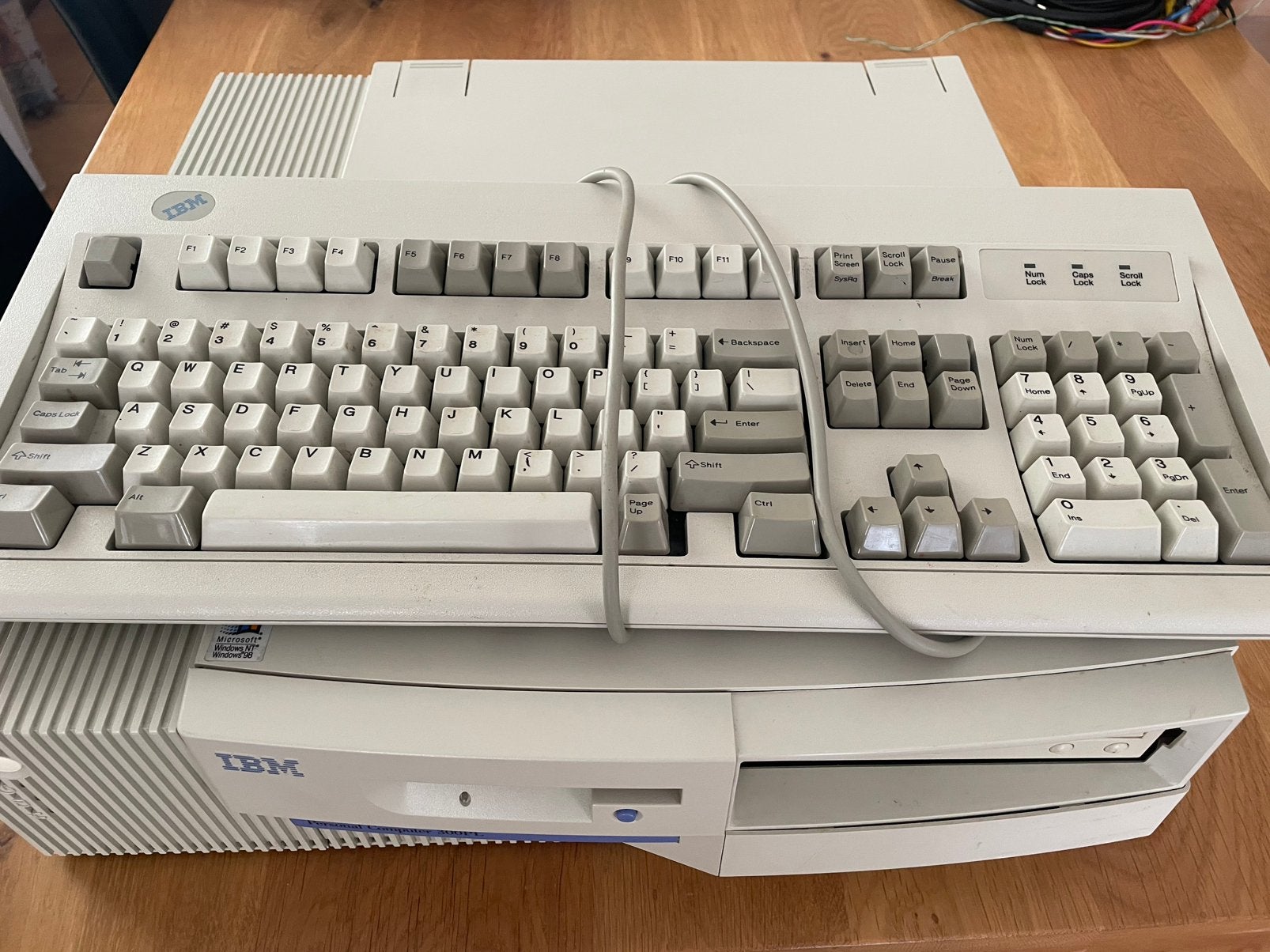 Werkende IBM computer met Windows 98, Computers en Software, Vintage Computers, Ophalen
