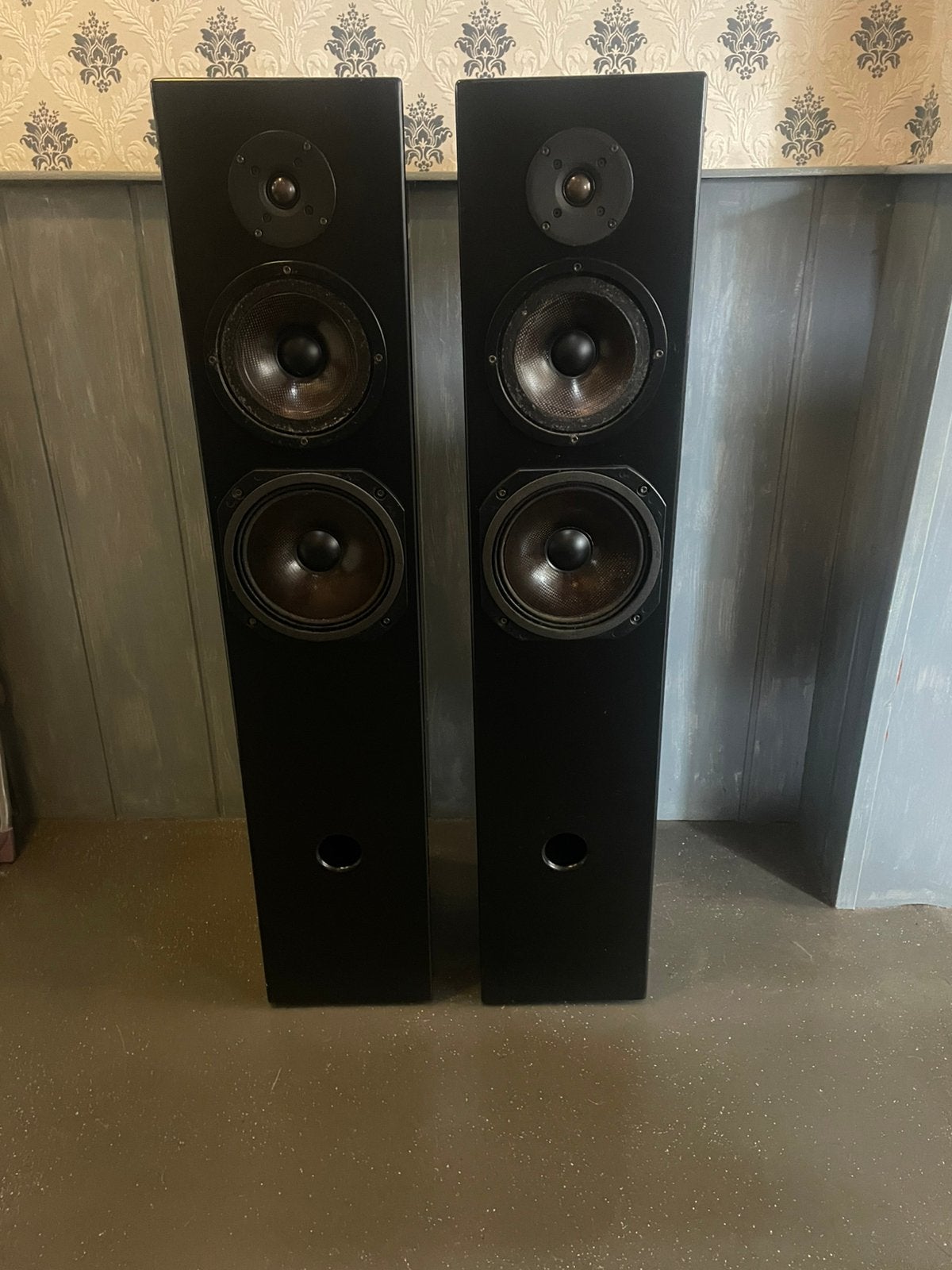 rcf trapezium luidsprekers, Stereo speakers, Gebruikt, Basreflex, Ophalen