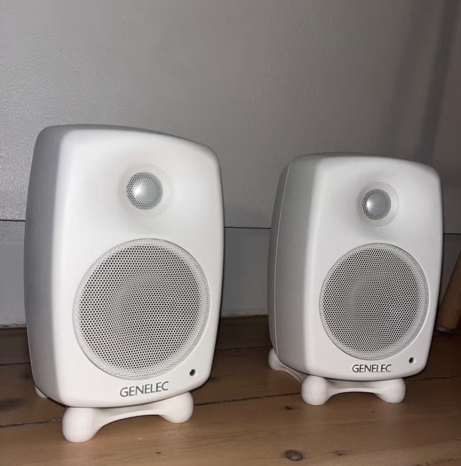 Genelec 8320A studio monitoren, Overige merken, Studiomonitor, 120 tot 150 watt, Inclusief kabels