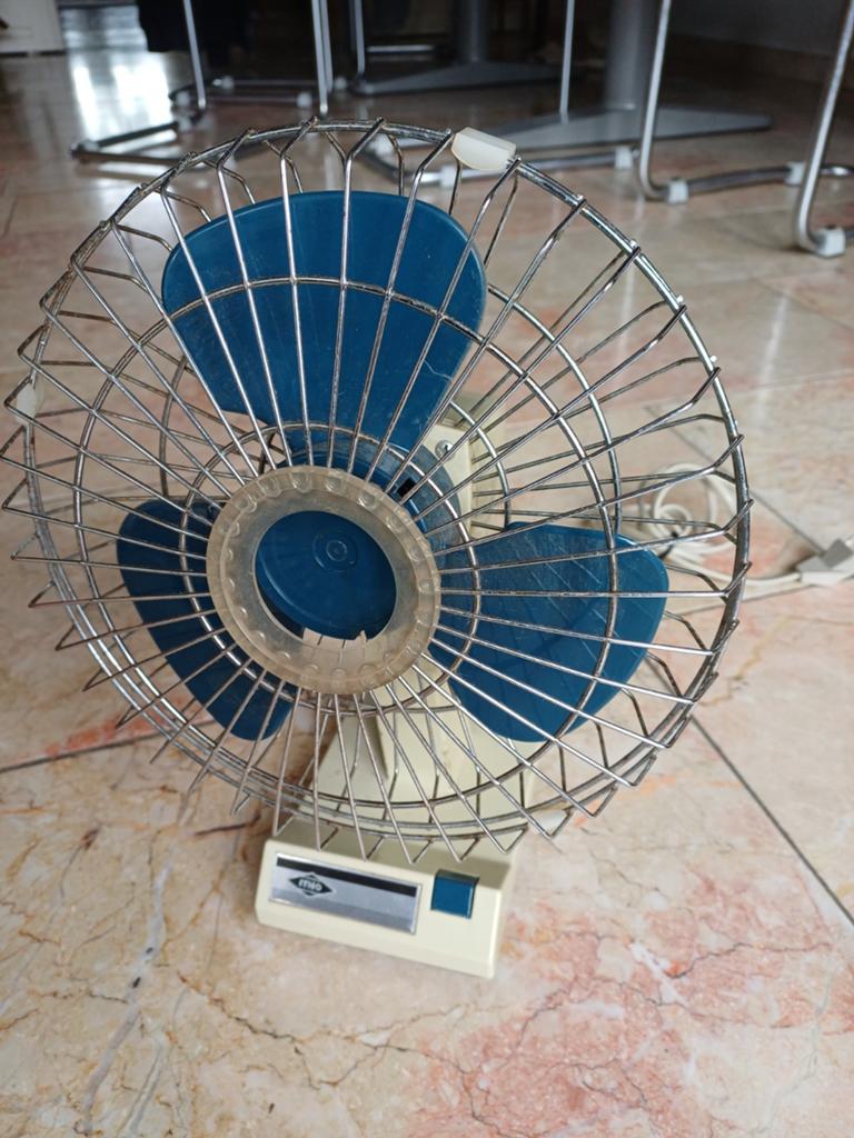 Vintage ITHO Tafelventilator - Blauw/Crème, Ophalen of Verzenden, Gebruikt, Tafelventilator