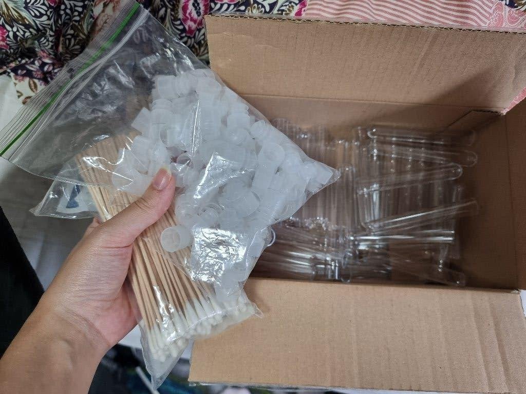 90+ plastic centrifuge buisjes, Verzenden, Zo goed als nieuw