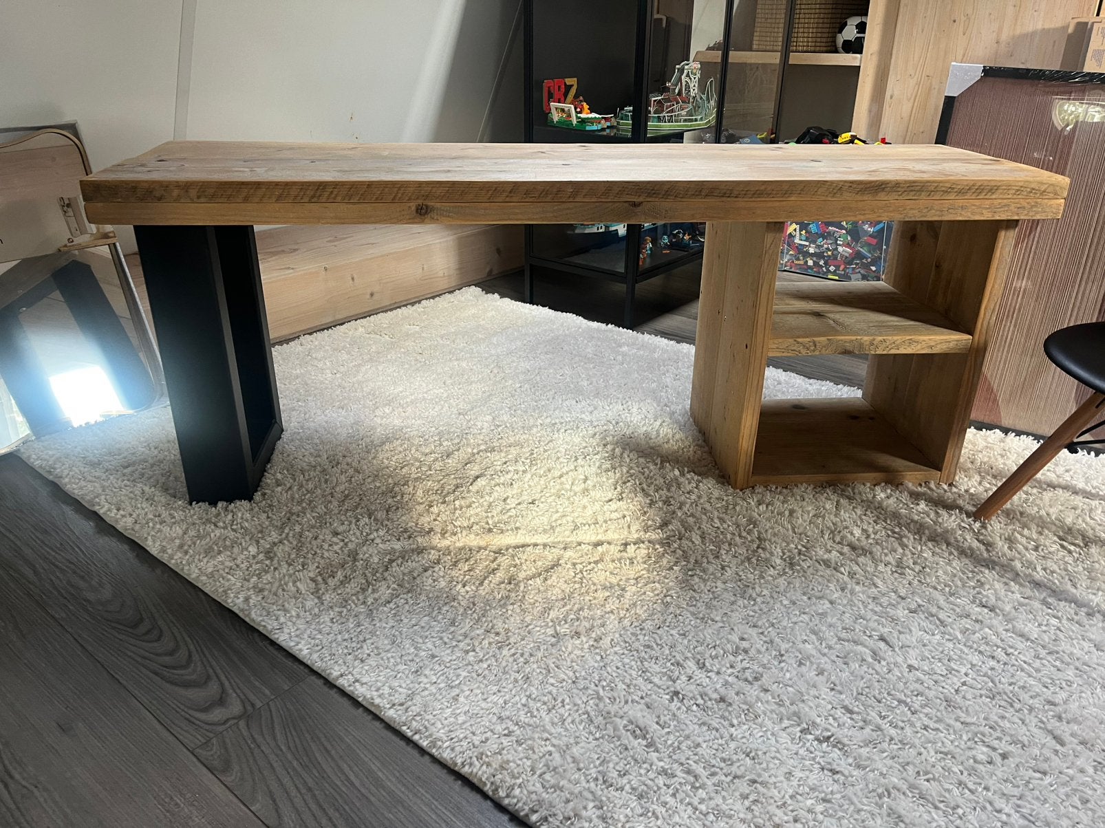 Industrieel kindertafel/bureau met 2 stoeltjes, Ophalen