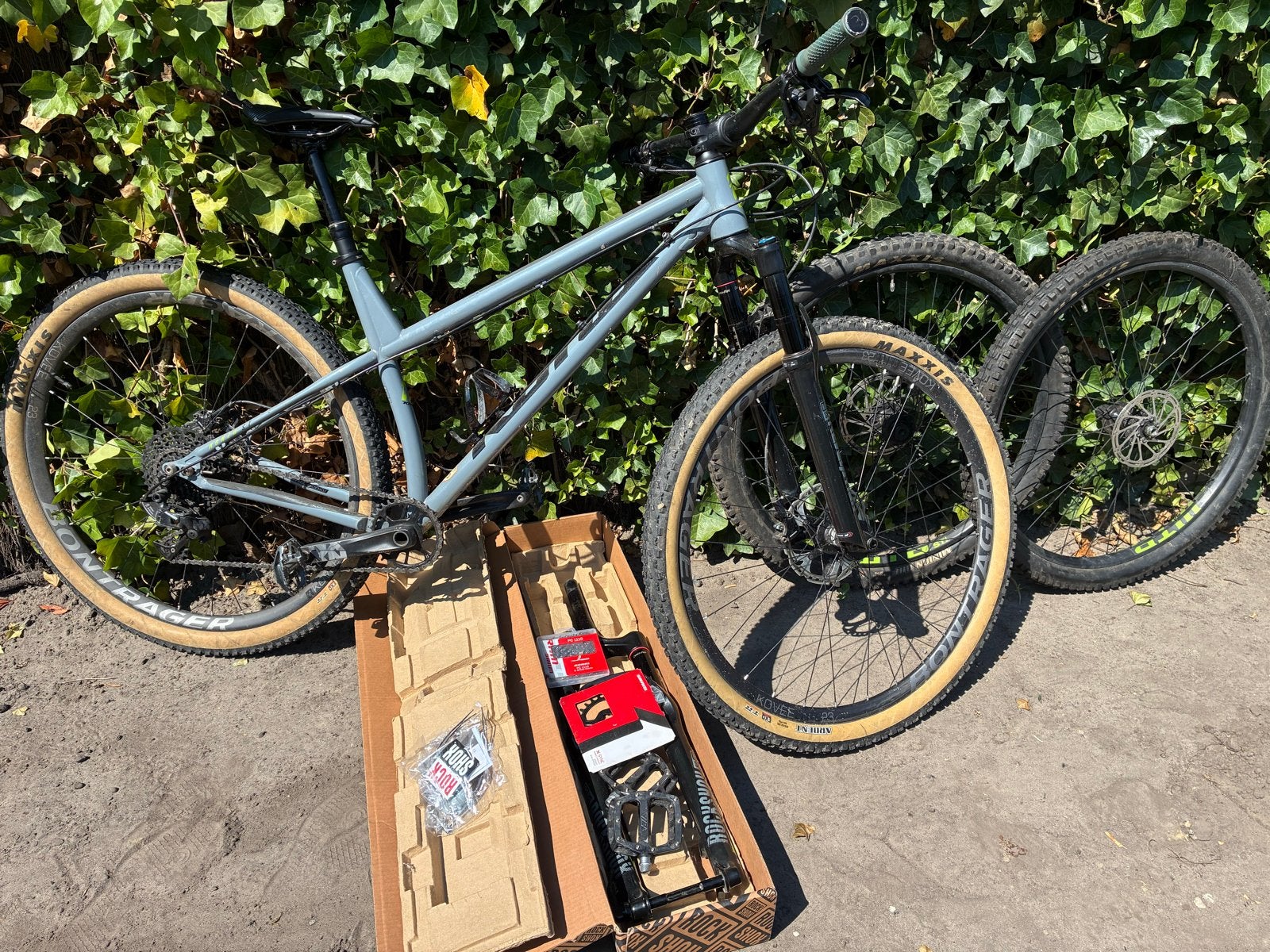 Kona Honzo ST 2020 (L) in twee complete setups: XC én trail, Gebruikt, Hardtail, Heren, Schijfrem