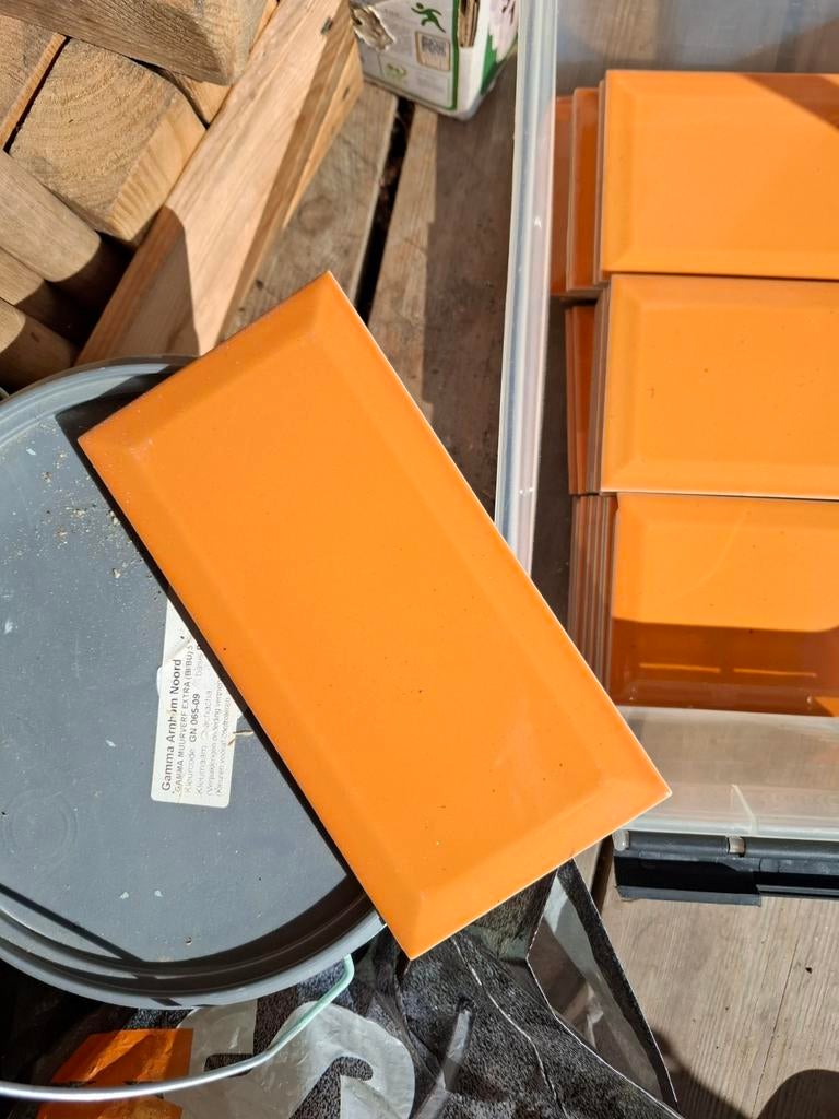 Oranje badkamer tegels - Nieuwstaat, Doe-het-zelf en Verbouw, Tegels, Ophalen, Nieuw, Minder dan 20 cm, Minder dan 20 cm